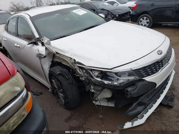 5XXGT4L32LG382053 2020 KIA OPTIMA - Image 1