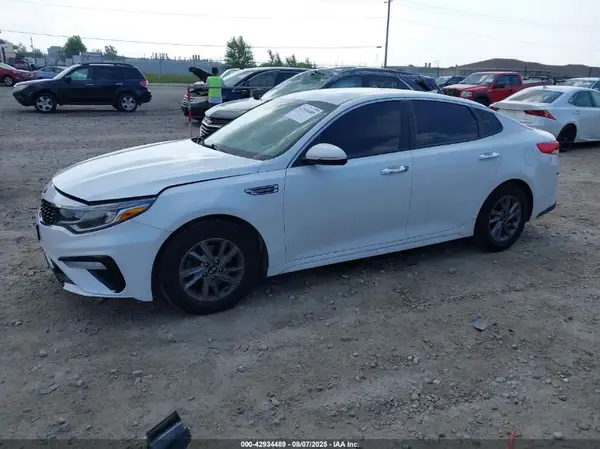 5XXGT4L32LG382893 2020 KIA OPTIMA - Image 2