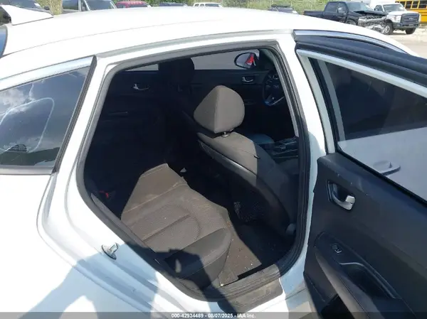 5XXGT4L32LG382893 2020 KIA OPTIMA - Image 8