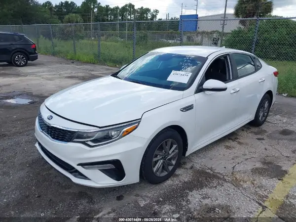 5XXGT4L32LG385065 2020 KIA OPTIMA - Image 2