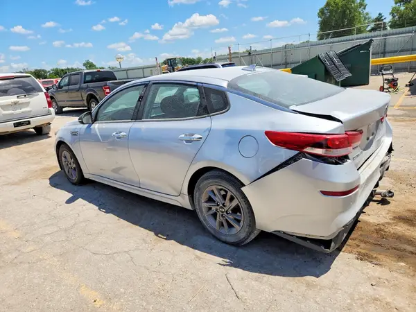 5XXGT4L32LG385194 2020 KIA OPTIMA - Image 2