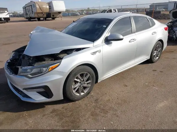 5XXGT4L32LG385809 2020 KIA OPTIMA - Image 2