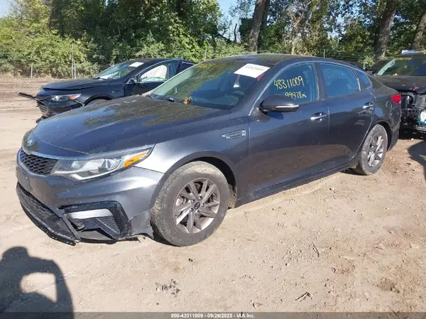 5XXGT4L32LG386085 2020 KIA OPTIMA - Image 2