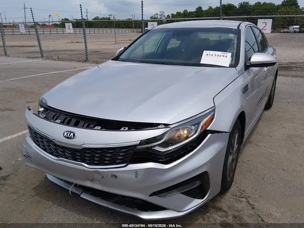 5XXGT4L32LG386183 2020 KIA OPTIMA - Image 2