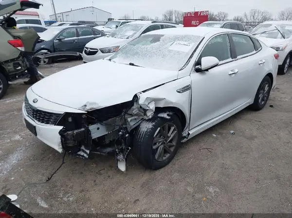 5XXGT4L32LG387897 2020 KIA OPTIMA - Image 2