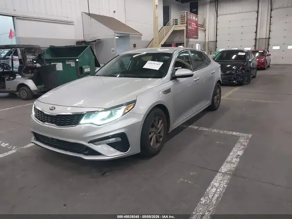 5XXGT4L32LG388273 2020 KIA OPTIMA - Image 2