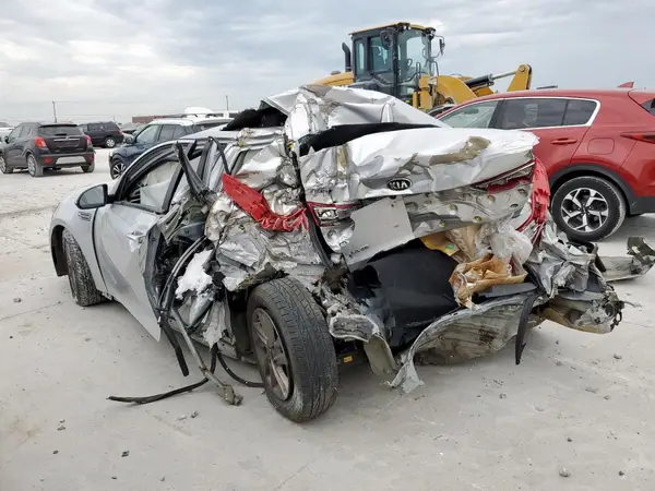 5XXGT4L32LG391755 2020 KIA OPTIMA - Image 2