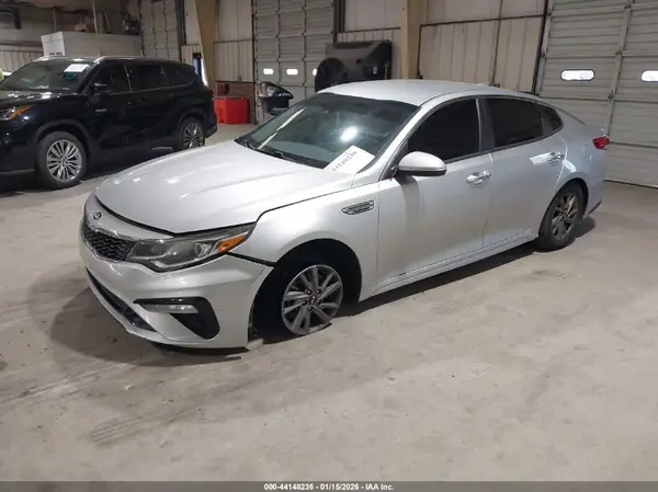 5XXGT4L32LG393246 2020 KIA OPTIMA - Image 2