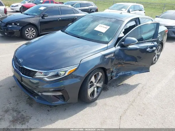 5XXGT4L32LG402947 2020 KIA OPTIMA - Image 2