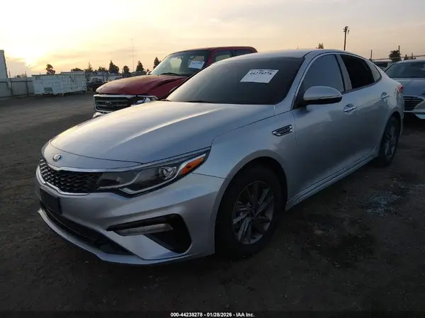 5XXGT4L32LG403032 2020 KIA OPTIMA - Image 2