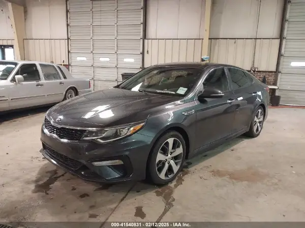 5XXGT4L32LG406447 2020 KIA OPTIMA - Image 2