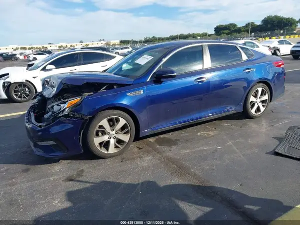 5XXGT4L32LG412426 2020 KIA OPTIMA - Image 2