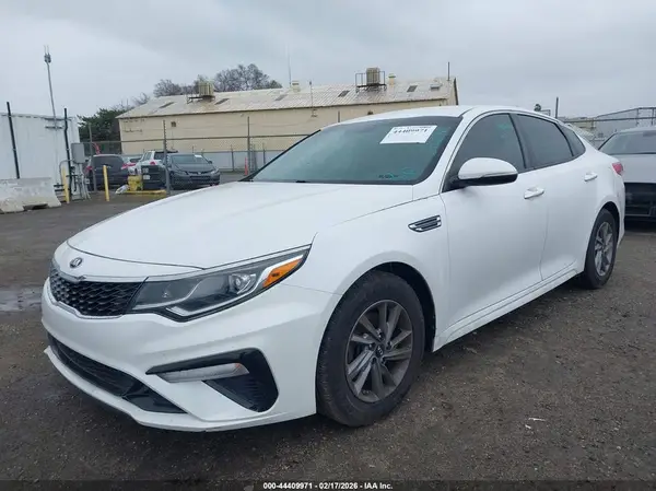5XXGT4L32LG422762 2020 KIA OPTIMA - Image 2