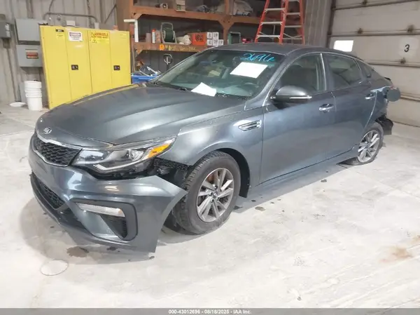 5XXGT4L32LG424365 2020 KIA OPTIMA - Image 2