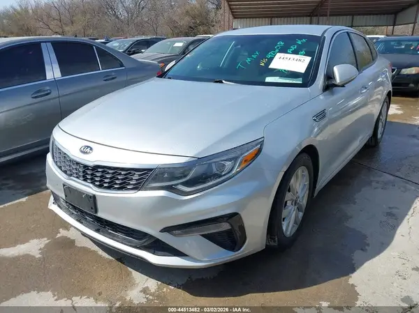 5XXGT4L32LG426018 2020 KIA OPTIMA - Image 2
