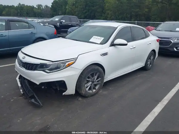 5XXGT4L32LG429260 2020 KIA OPTIMA - Image 2