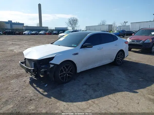 5XXGT4L32LG429565 2020 KIA OPTIMA - Image 2