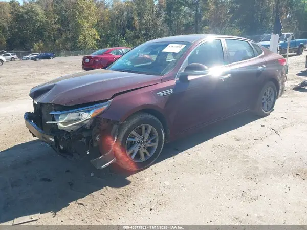 5XXGT4L32LG429825 2020 KIA OPTIMA - Image 2