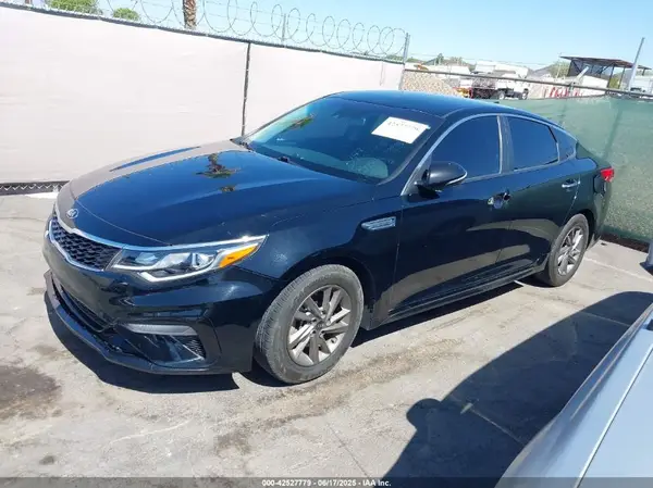 5XXGT4L32LG432529 2020 KIA OPTIMA - Image 2
