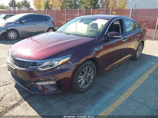 5XXGT4L32LG436225 2020 KIA OPTIMA - Image 2