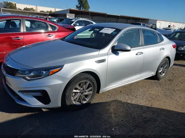 5XXGT4L32LG437116 2020 KIA OPTIMA - Image 2
