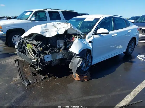 5XXGT4L32LG437682 2020 KIA OPTIMA - Image 2