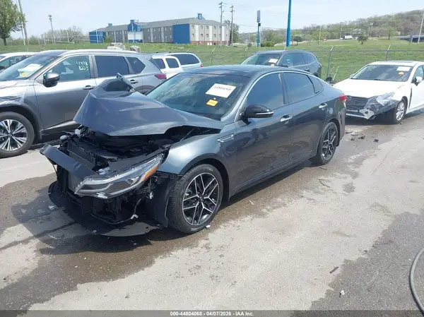 5XXGT4L32LG449864 2020 KIA OPTIMA - Image 2