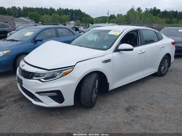 5XXGT4L32LG450805 2020 KIA OPTIMA - Image 2