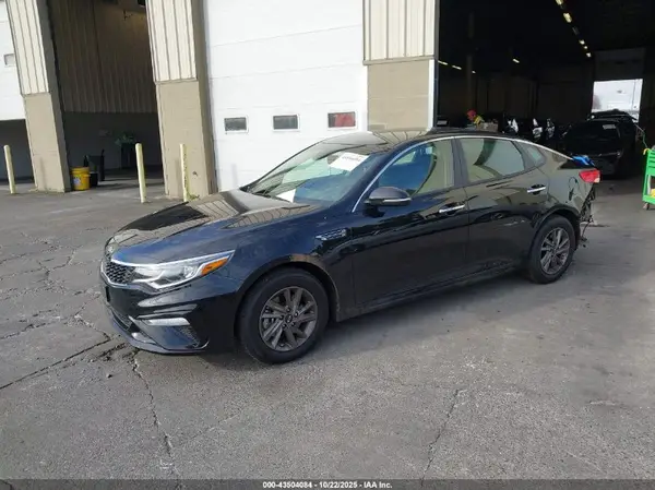 5XXGT4L32LG450979 2020 KIA OPTIMA - Image 2