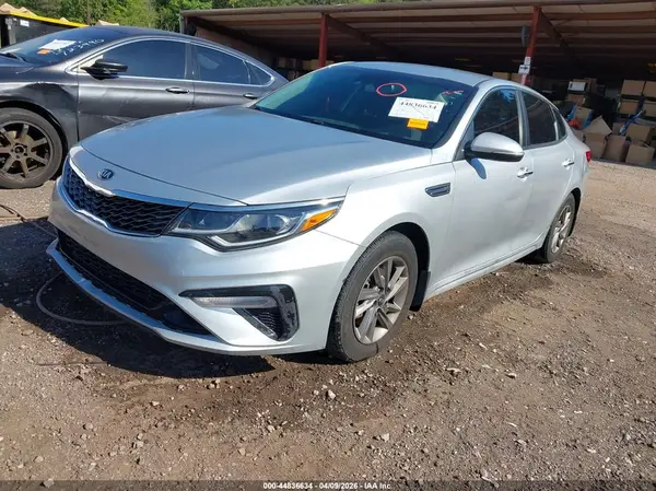 5XXGT4L32LG451789 2020 KIA OPTIMA - Image 2