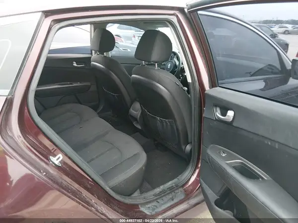 5XXGT4L33GG008296 2016 KIA OPTIMA - Image 8