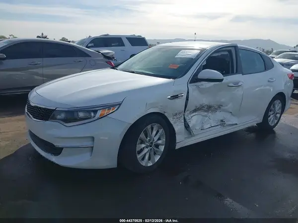 5XXGT4L33GG047678 2016 KIA OPTIMA - Image 2