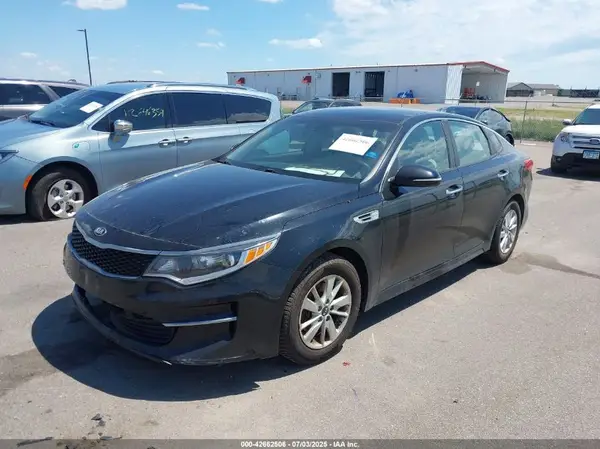 5XXGT4L33GG049558 2016 KIA OPTIMA - Image 2