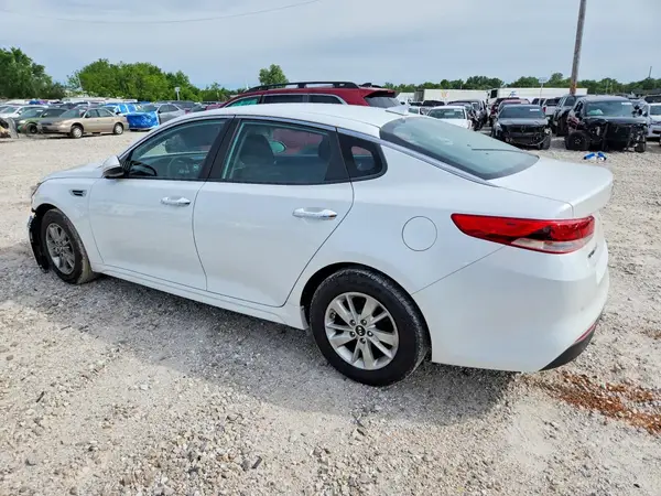 5XXGT4L33GG070085 2016 KIA OPTIMA - Image 2