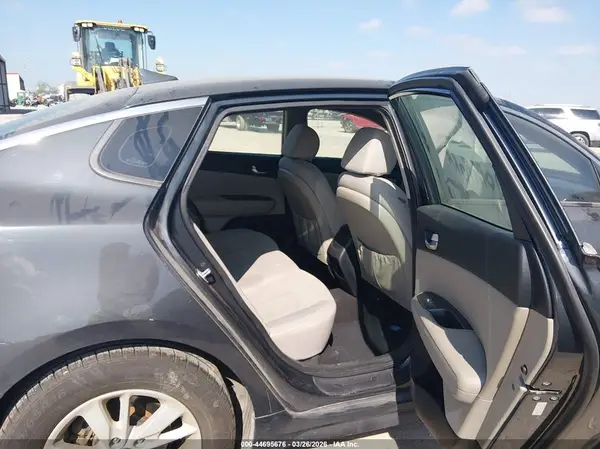 5XXGT4L33GG085539 2016 KIA OPTIMA - Image 8