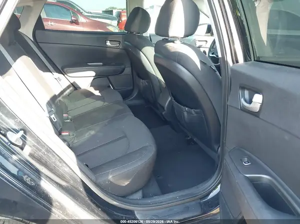 5XXGT4L33GG105286 2016 KIA OPTIMA - Image 8
