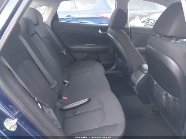 5XXGT4L33HG121716 2017 KIA OPTIMA - Image 8