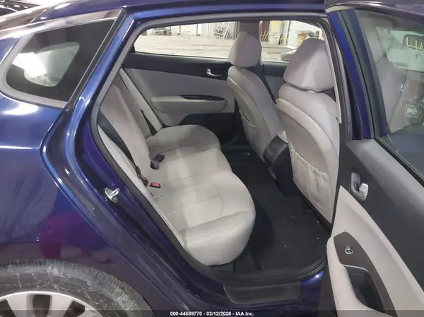 5XXGT4L33HG122428 2017 KIA OPTIMA - Image 8