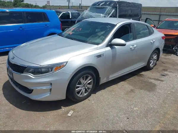 5XXGT4L33HG122915 2017 KIA OPTIMA - Image 2