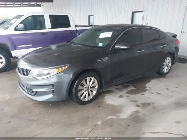 5XXGT4L33HG123806 2017 KIA OPTIMA - Image 2