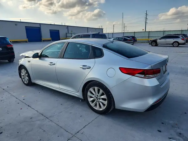 5XXGT4L33HG124664 2017 KIA OPTIMA - Image 2