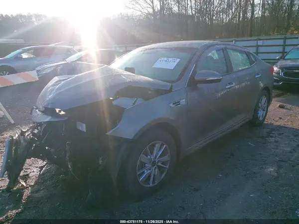 5XXGT4L33HG125412 2017 KIA OPTIMA - Image 2