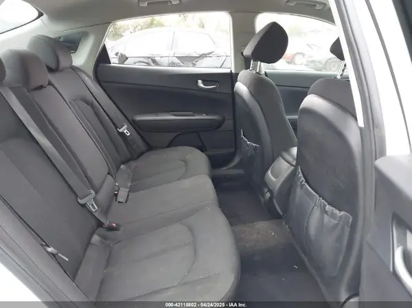 5XXGT4L33HG126012 2017 KIA OPTIMA - Image 8