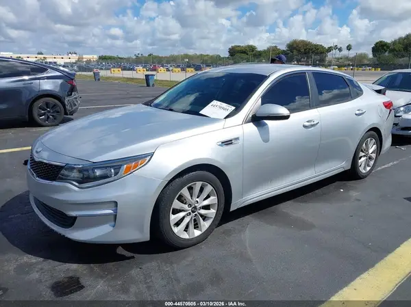 5XXGT4L33HG141402 2017 KIA OPTIMA - Image 2