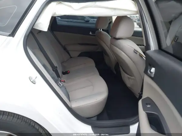5XXGT4L33HG154022 2017 KIA OPTIMA - Image 8