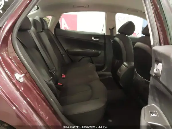 5XXGT4L33HG156157 2017 KIA OPTIMA - Image 8