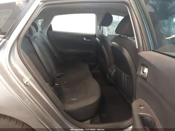 5XXGT4L33HG156241 2017 KIA OPTIMA - Image 8