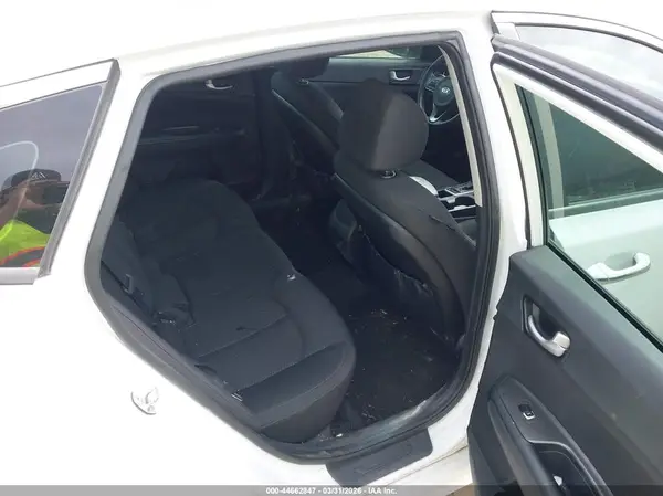 5XXGT4L33JG181047 2018 KIA OPTIMA - Image 8