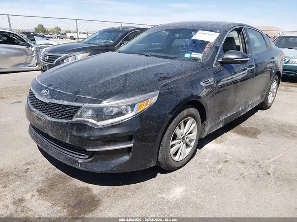5XXGT4L33JG181131 2018 KIA OPTIMA - Image 2