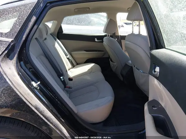 5XXGT4L33JG181131 2018 KIA OPTIMA - Image 8